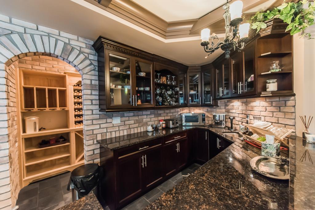 Grace Guest House Уайт-Рок Экстерьер фото